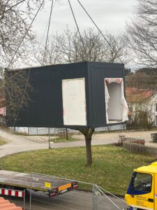 Unsere neue Container werden gebracht